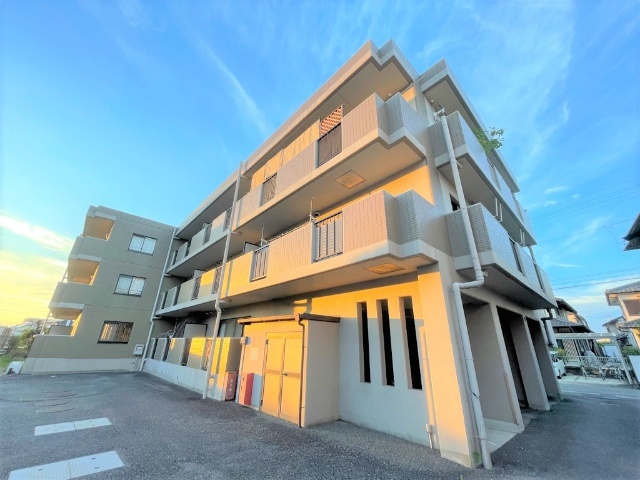 ���S���R���@�}�K�w�i�k��7���j