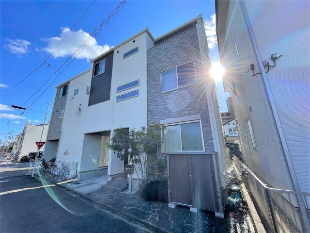 ���m�����É��s���a�搁�㒬�P���ڂR�k�c�j