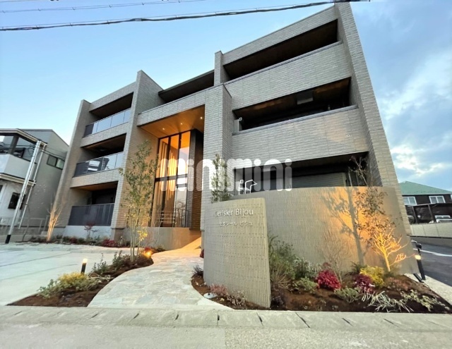 ���m����q�s���{�����k���P�k�c�j