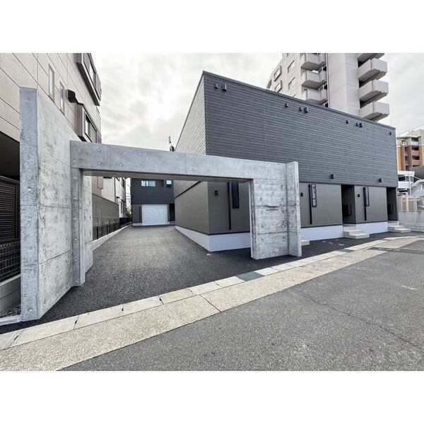 ���m�����É��s�����撖�q�Ό��R���ڂP�r�k�c�j