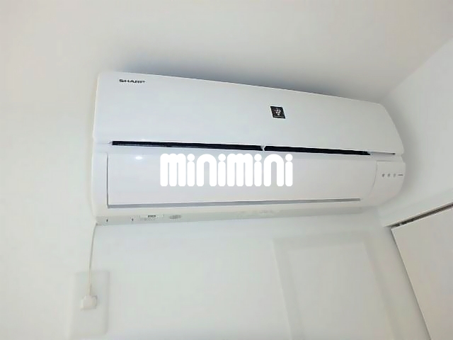 ����12