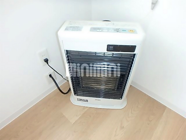 ����13