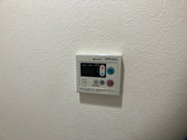 ����9