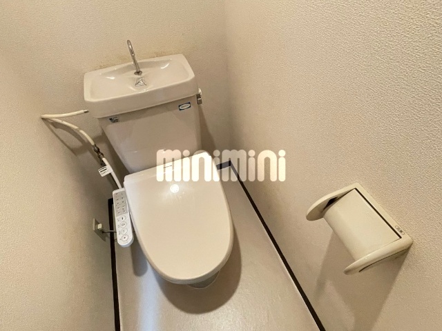 ����4