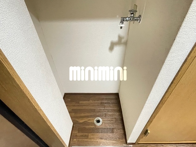 ����8