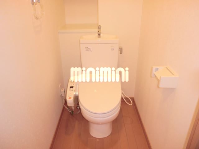 ����4