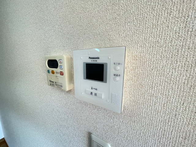 ����10