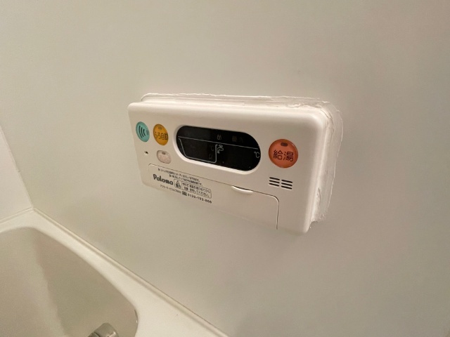 ����8