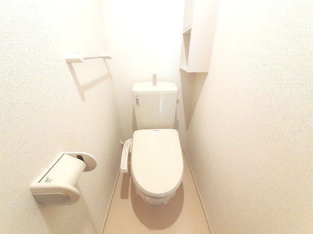 ����4