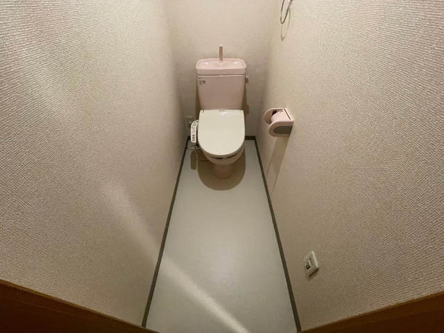 ����4
