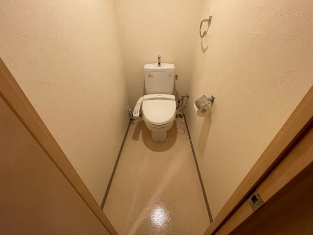 ����4