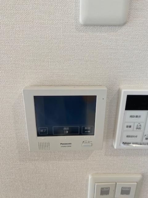 ����11