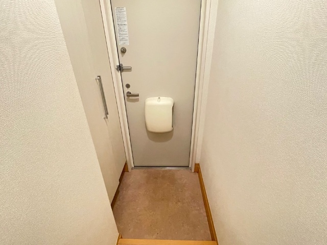 ����8
