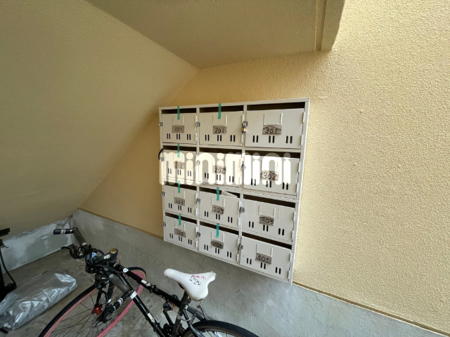 ����12