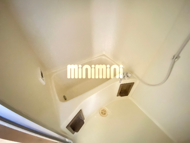 ����3