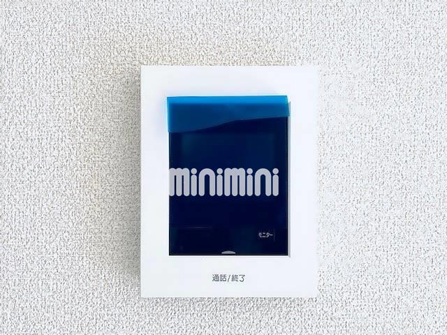 ����12