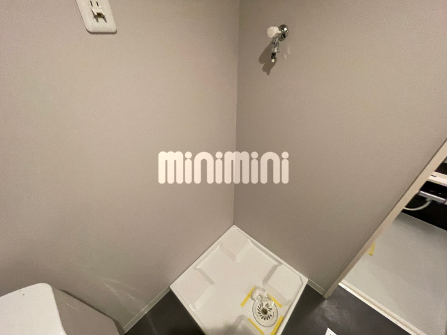 ����12