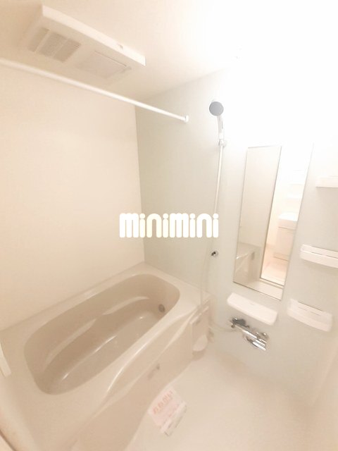 ����3