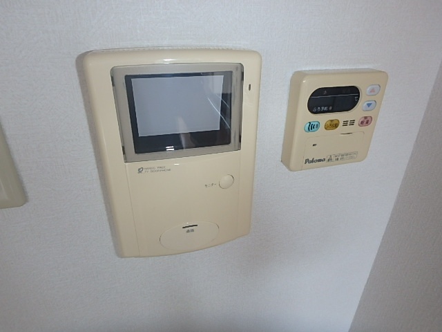 ����11