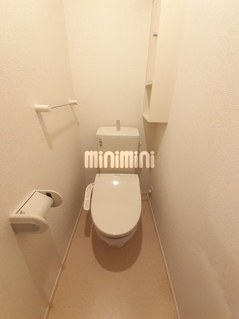 ����4