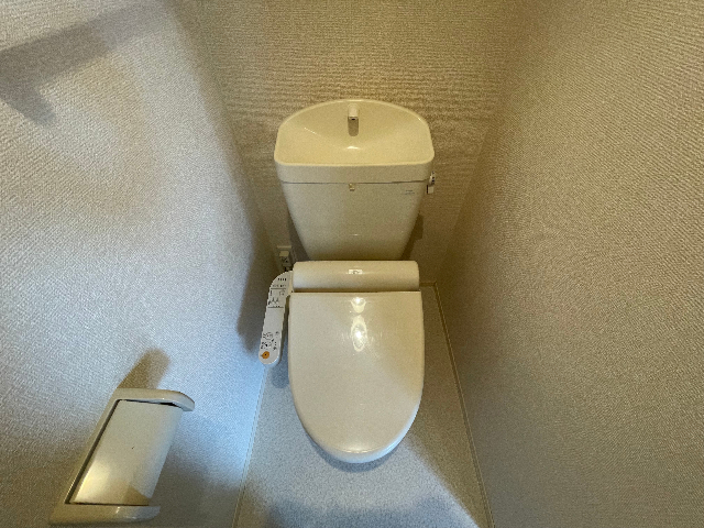����4