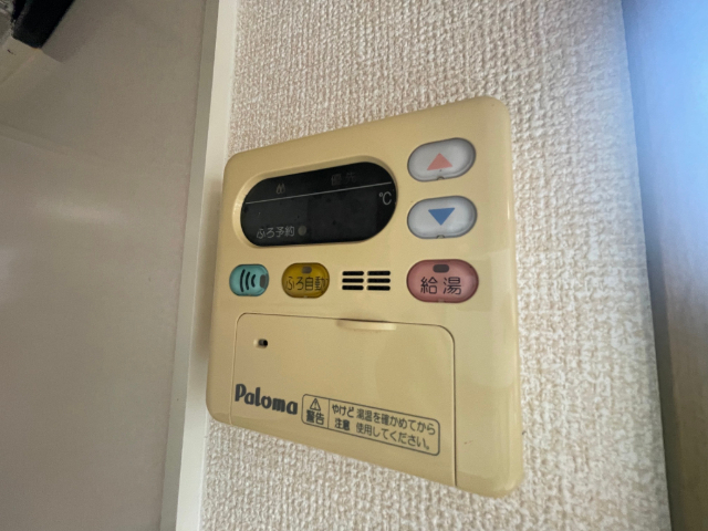 ����20