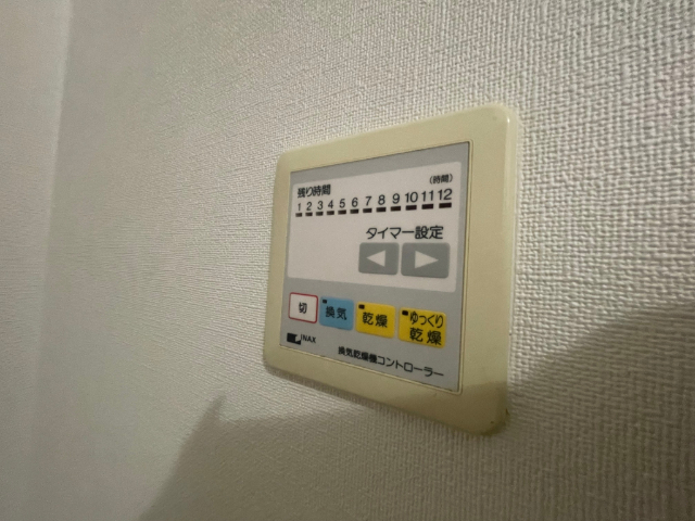 ����20