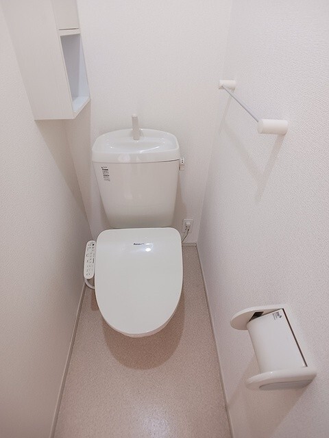 ����4
