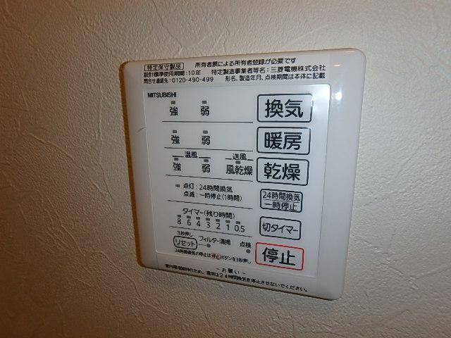 ����10