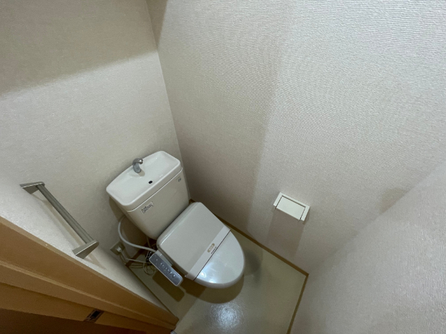 ����8