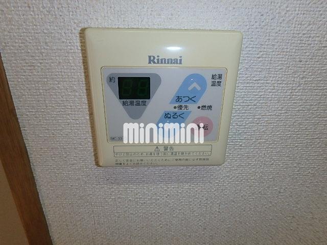����9