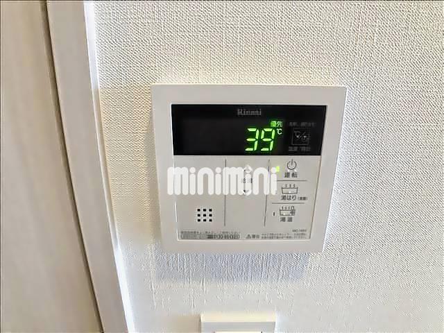 ����4