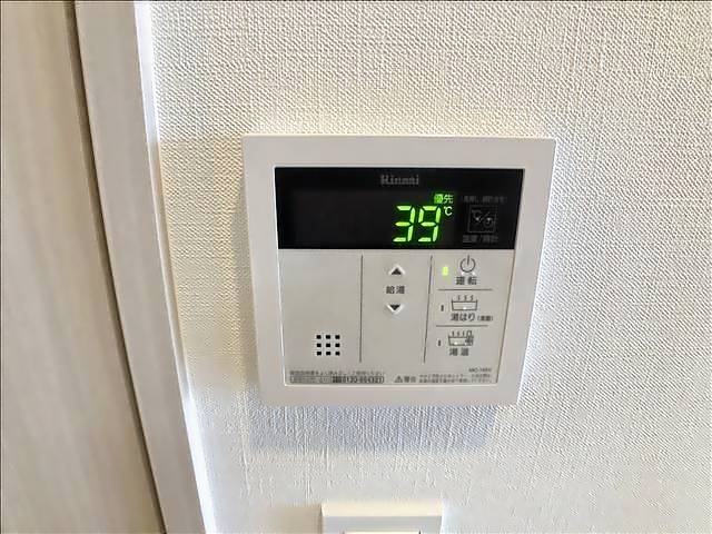 ����16