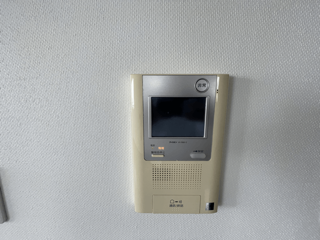 ����8