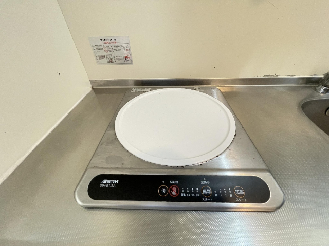 ����15
