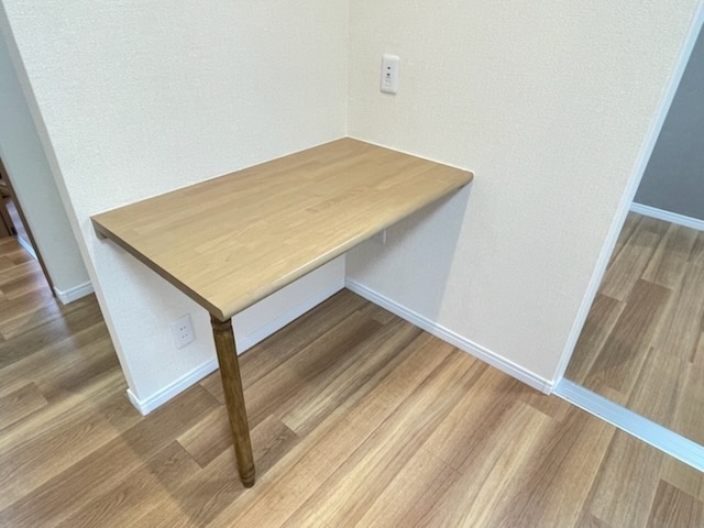����12
