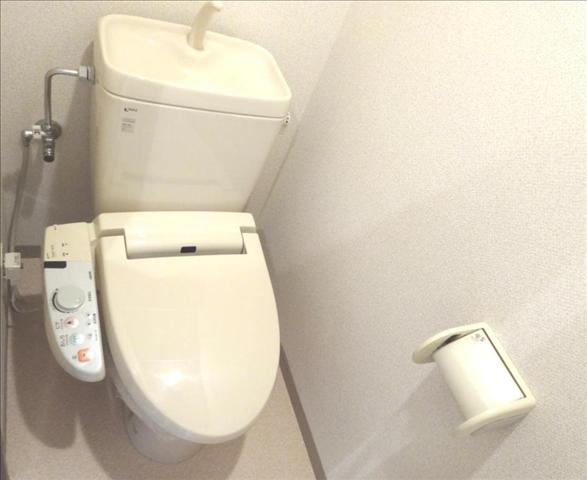 ����4