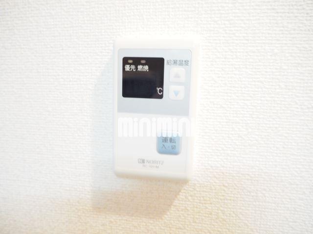 ����10