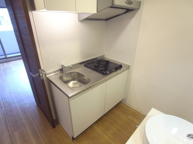 ����10