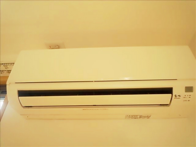 ����12