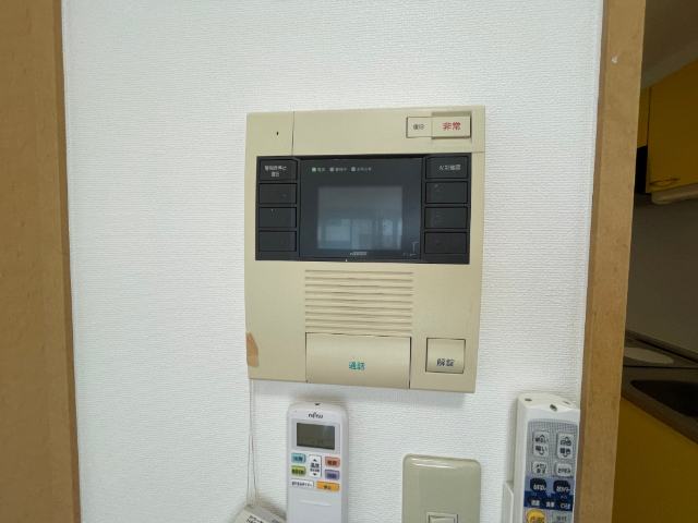 ����10