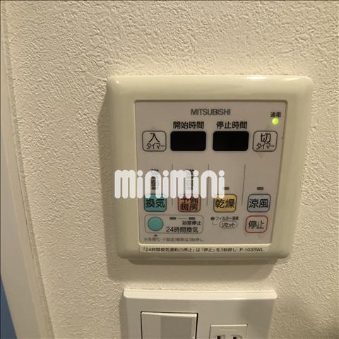 ����18