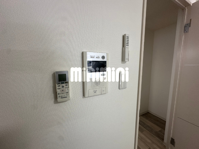 ����11