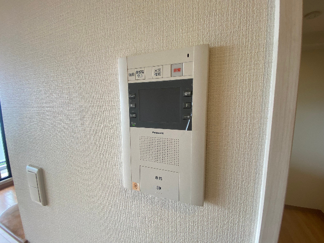 ����10