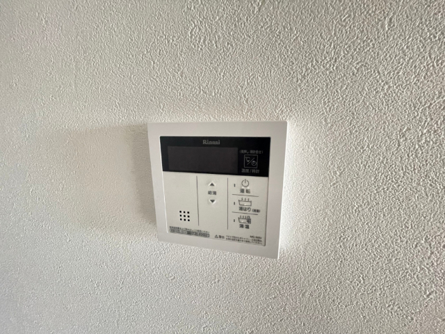 ����13