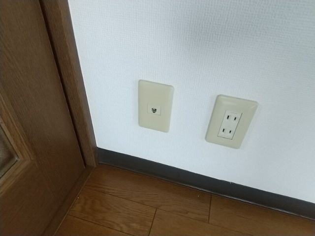 ����15