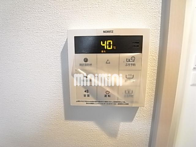 ����18