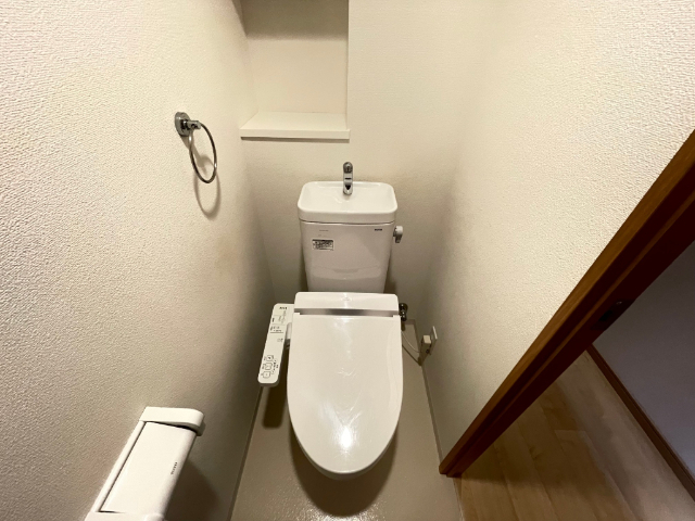 ����4