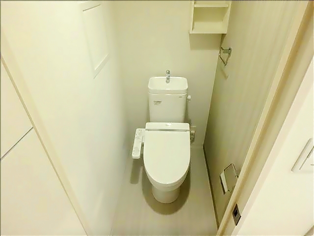 ����4