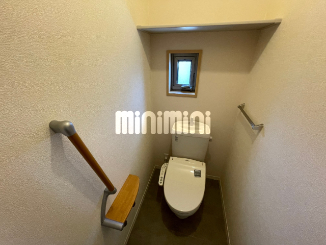 ����4